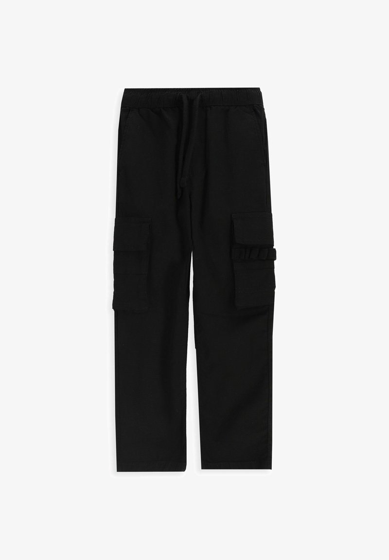 Czarne spodnie cargo z elastycznym paskiem w talii, sznurkiem do regulacji, bocznymi kieszeniami oraz dwiema dużymi kieszeniami cargo na udach. Gładka tekstura i regularny krój.