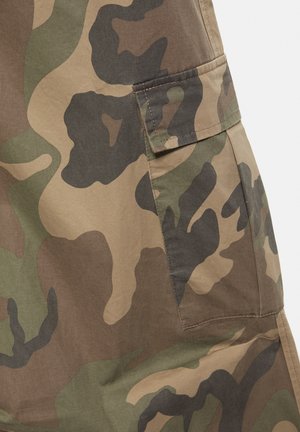PULL&BEAR, PRINTED PARACHUTE TROUSERS - TROUSERS - Pantalon cargo - khaki