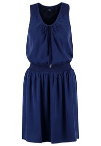 Robe sans manches bleu marine avec un col rond, un lien ajustable et une taille smockée, dotée d'une jupe fluide et d'une texture de tissu lisse.