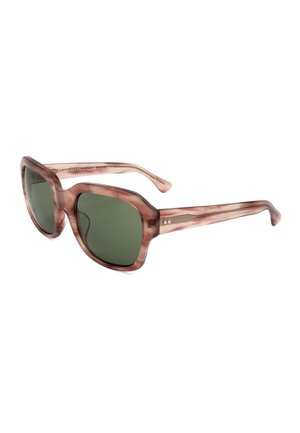 Occhiali da sole quadrati oversize con lenti verdi e montatura in acetato marmorizzato rosa-marrone traslucida e aste abbinate.