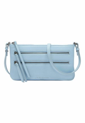 Hellblaues Leder-Umhängetäschchen mit zwei horizontalen Reißverschlusstaschen, verstellbarem Riemen und silbernen Reißverschlussanhängern.