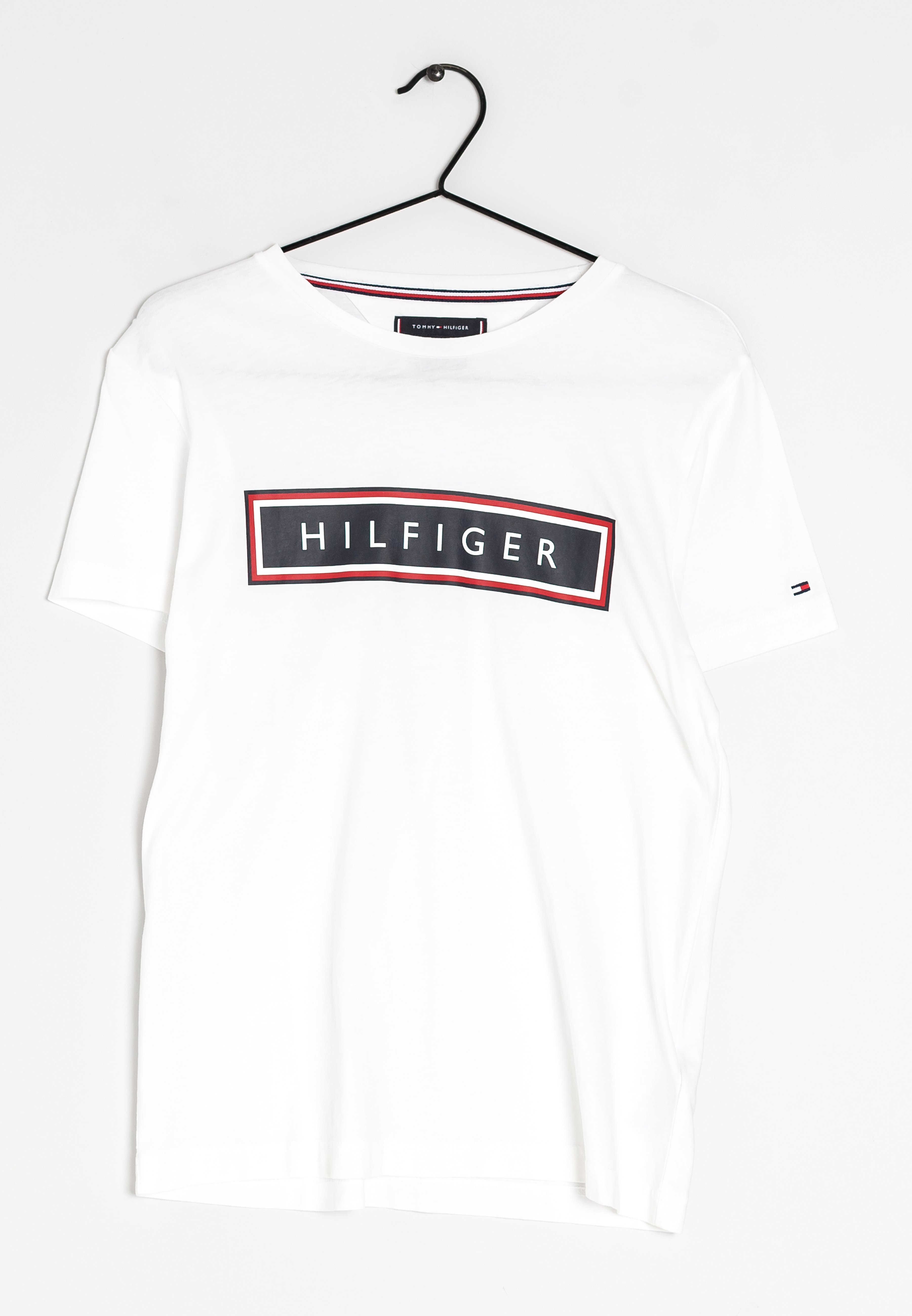bicester village tommy hilfiger opening times