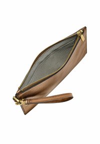 Braune metallische Clutch-Geldbörse mit goldenen Reißverschluss, strukturiertem Außenteil und Handgelenkriemen. Das Innere hat ein graues Futter und bietet viel Stauraum.