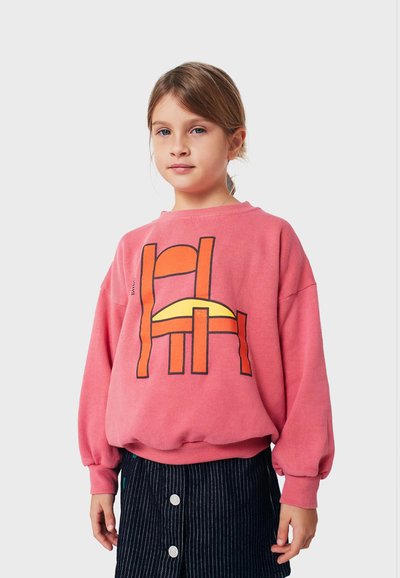 Rosa Sweatshirt mit grafischem Design, das geometrische Formen in Orange und Gelb zeigt. Lange Ärmel mit lässiger Passform. Strukturiertes Material.