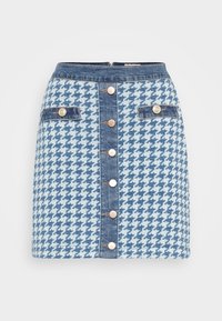 Jeans A-linje skjørt med et blått og hvitt hundetannmønster, med frontknapper og to frontlommer med klaff.