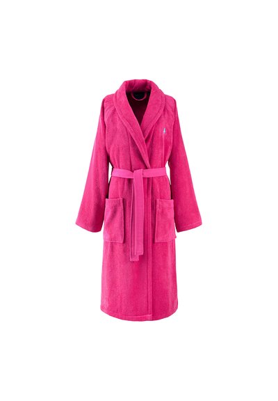 Robe in terry fucsia con colletto a scialle, cintura e due tasche frontali, caratterizzato da una texture morbida e un dettaglio logo sul petto.