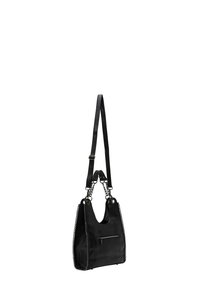 Zwarte leren tas met een slouchy ontwerp, voorzien van een ketting- en schouderband, een voorkant met ritszak en gestikte accenten langs de randen.