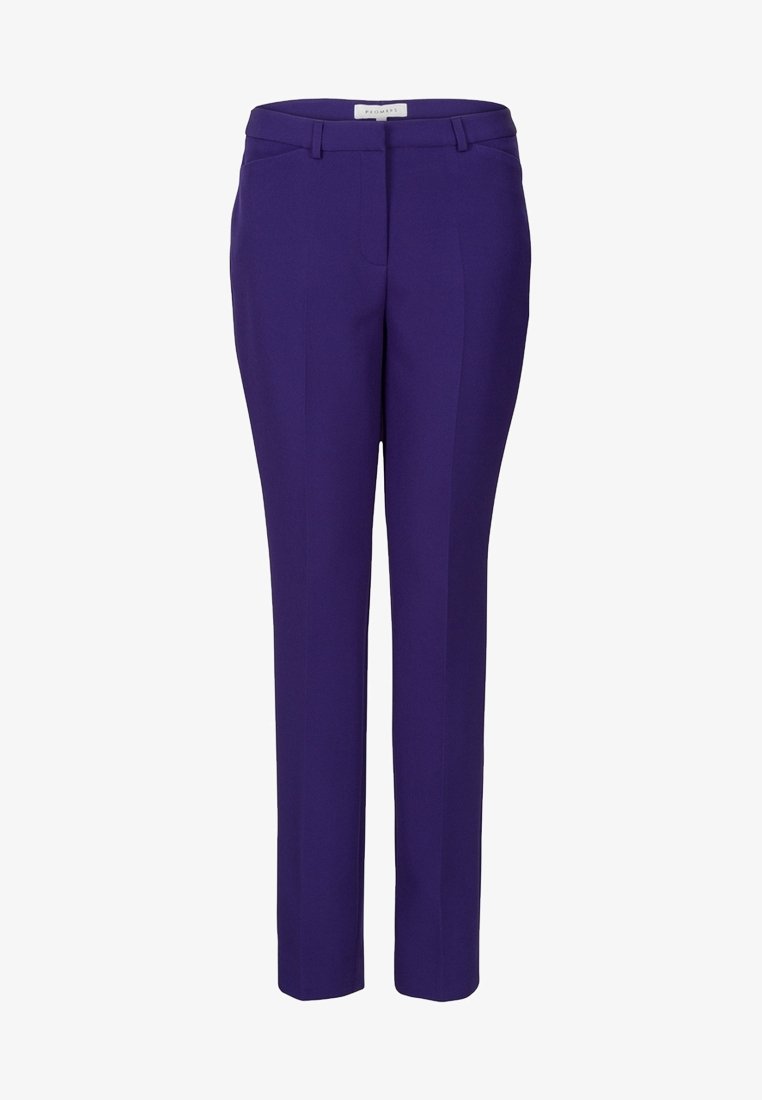 Pantaloni slim-fit viola su misura con passanti per cintura e chiusura frontale nascosta, esposti su uno sfondo bianco.