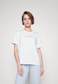 MSCH Copenhagen - SMALL LOGO TEE - T-shirt basic - white/black Miniatuurafbeelding 1