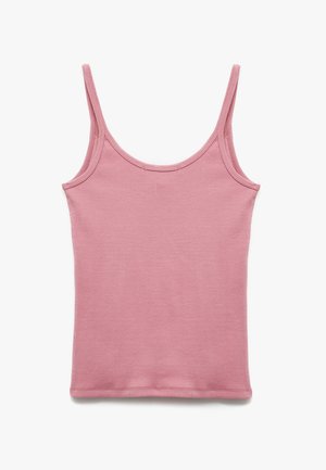 Helles rosa Tank-Top mit dünnen Trägern, gerippter Textur und körpernahem Design. Der Ausschnitt ist rund, und der Stoff wirkt weich und dehnbar.