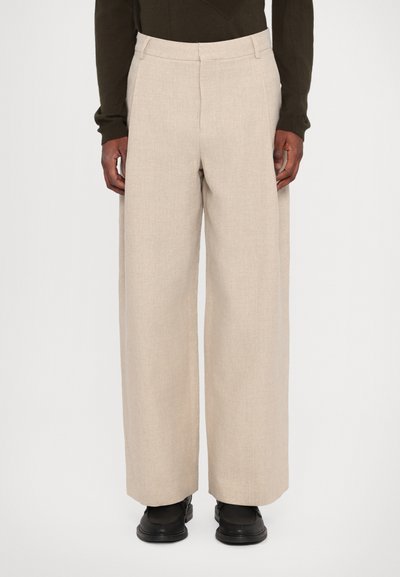 Holzweiler ALEX ONE PLEAT TROUSER - Pantaloni - ecru