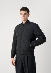 BOSS OSTRONG - Bomber stiliaus striukė - black