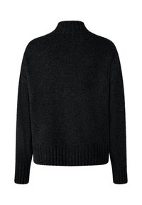 Czarny dzianinowy sweter z golfem, z długimi rękawami oraz ściągaczami przy mankietach i dole, pokazany z tyłu.