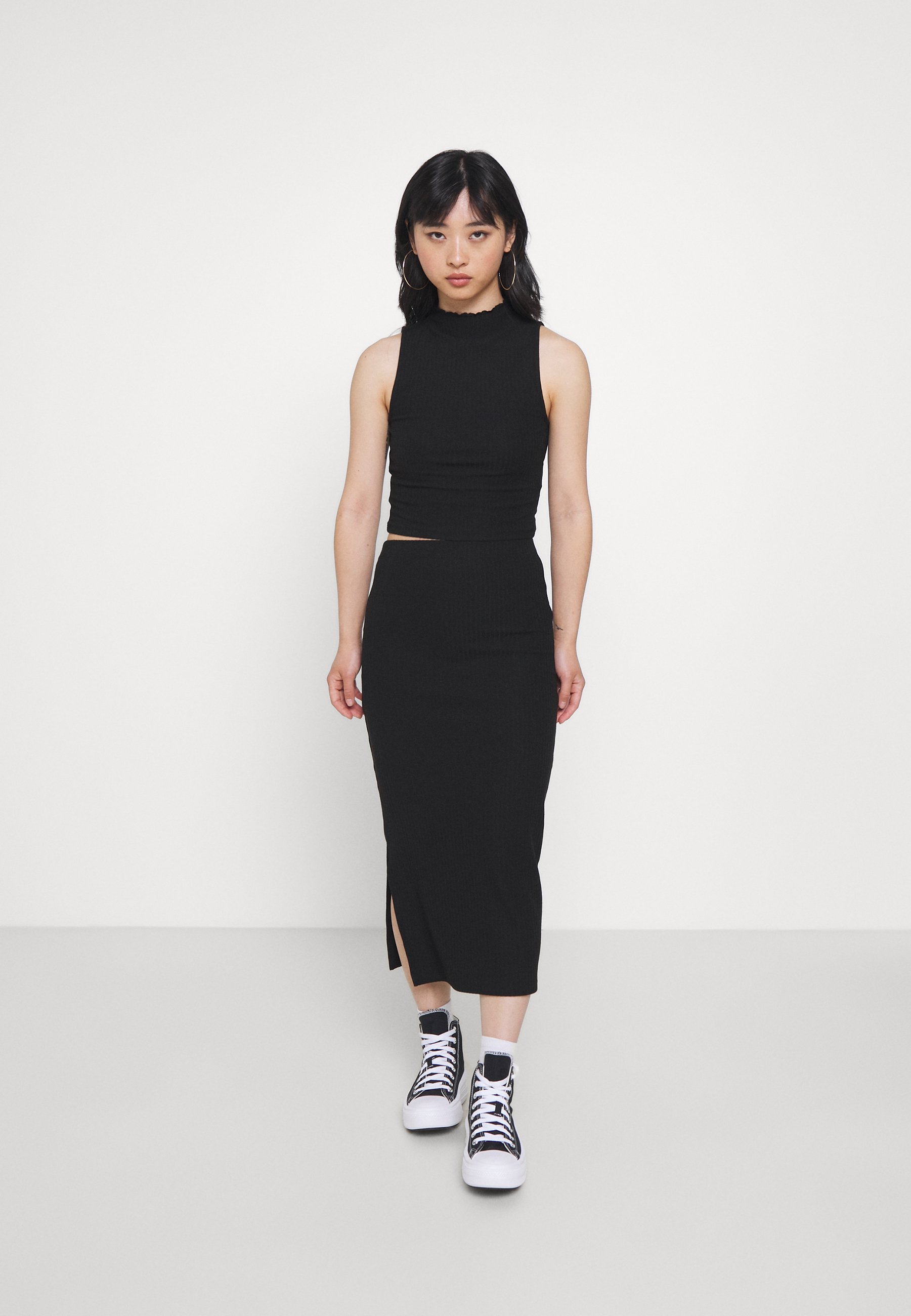Femme ONLNELLA HIGH NECK SKIRT SET - Débardeur Femme ONLNELLA HIGH NECK SKIRT SET - Débardeur