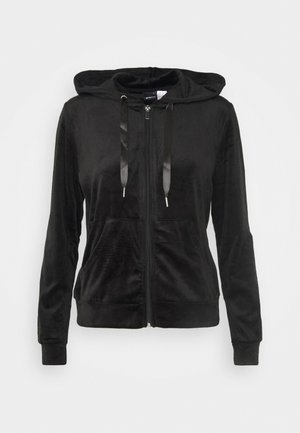 Czarna bluza z kapturem na zamek z długim rękawem, z przednimi kieszeniami i satynowymi sznurkami przy kapturze, prezentowana na jednolitym jasnym tle.