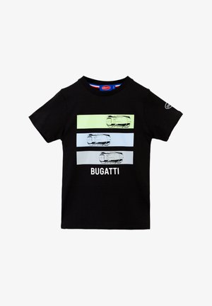 T-shirt in cotone nero con tre grafiche stilizzate di auto in bande verdi, azzurre e blu, con "BUGATTI" stampato in bianco sotto.