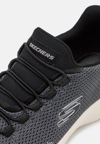 Skechers Sport DYNAMIGHT - Sneaker low - black