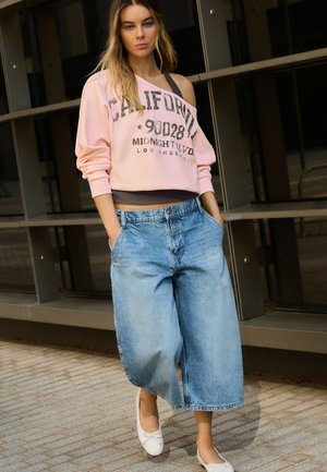 Bershka, DOUBLE ASYMMETRIC NECK - SWEATSHIRT - Sweater - pink