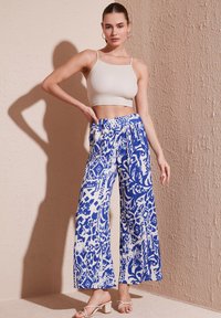 LELA REGULAR FIT - Kelnės - blue