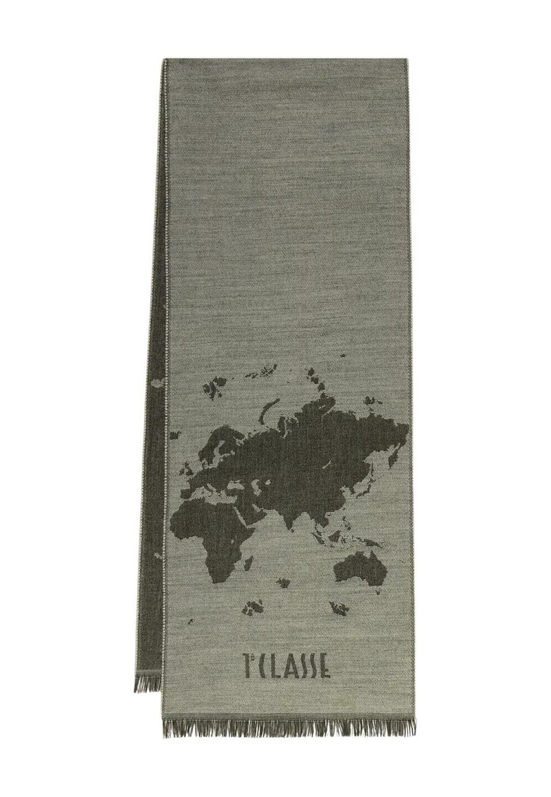 Sciarpa di lana verde con una grafica scura della mappa del mondo, bordi sfrangiati e testo "L'CLASSE" nella parte inferiore.
