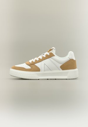 ARKK Copenhagen UNCOVER UNISEX - Baskets basses - brigth white/light brown