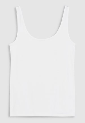 Top bianco senza maniche in cotone, caratterizzato da un design semplice con spalline larghe e scollatura a barca. Nessun motivo o decorazione.