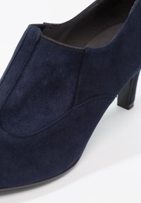 Peter Kaiser Boots à talons - dark blue
