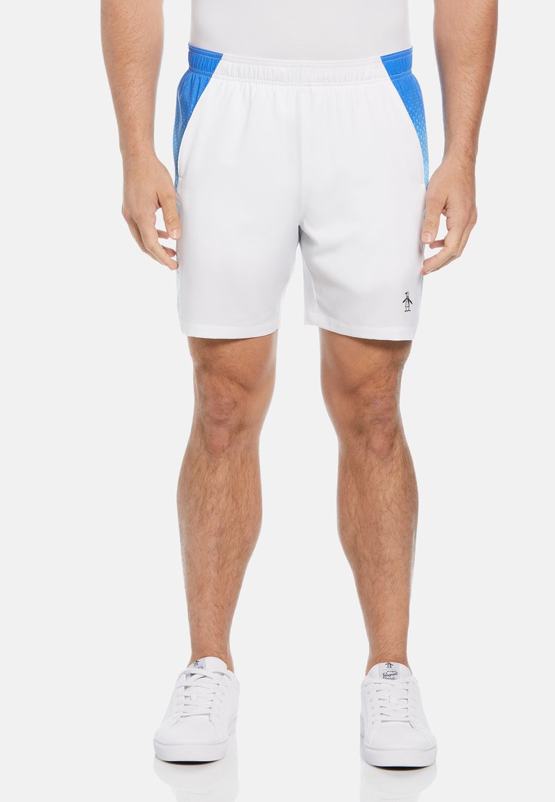 Witte sportieve shorts met blauwe mesh zijkanten, elastische tailleband en een klein zwart logo op de onderste rechterbeen. Gladde textuur.