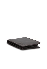 Portafoglio nero in pelle con design sottile a due ante. Presenta una texture liscia e cuciture ordinate. I bordi aperti rivelano fessure per carte e scomparti.