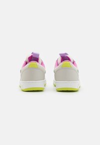 Diadora MAGIC BASKET LABEL  - Sneakers basse - white/daiquiri green