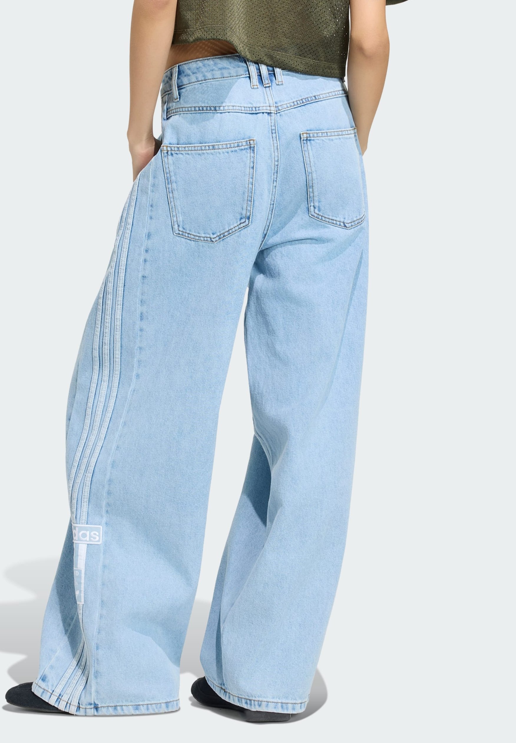 adidas Originals ADBRK PNT D - Flared Jeans - light denim/blue