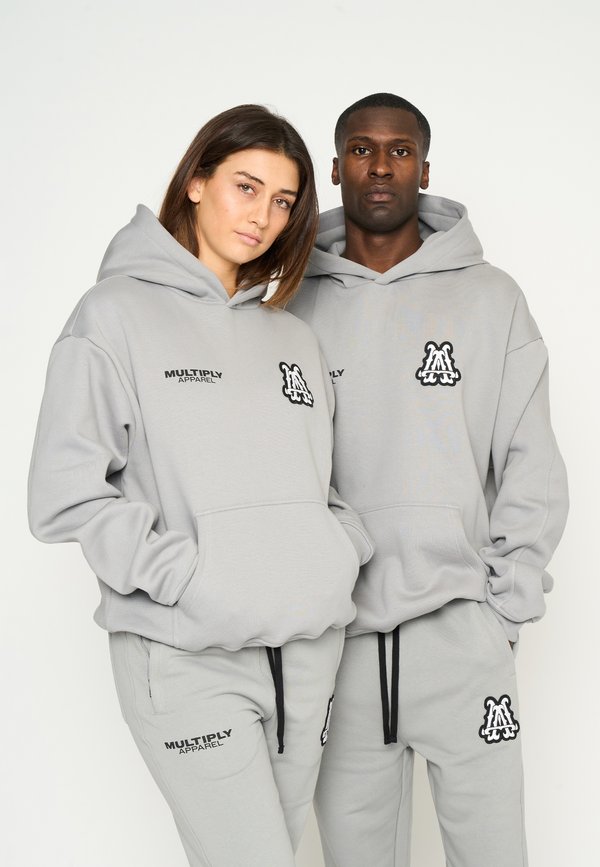 INITIALS - Kapuzenpullover