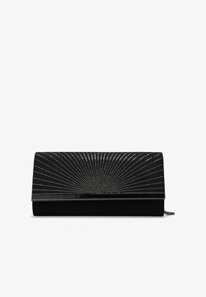 Bolso de mano negro en ante con cierre metálico, que presenta un patrón adornado de tachuelas plateadas que irradian desde el centro. Compacto y rectangular.