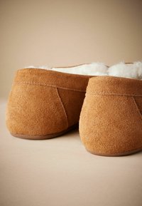 Next REGULAR FIT - SIGNATURE - Chaussons - tan brown