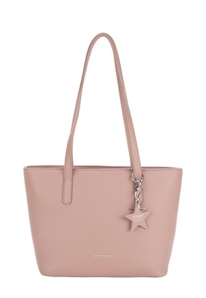 Hellrosa Leder-Shopper mit langen Henkeln und einem sternförmigen Anhänger, auf dem der Markenname Joop! Jeans geprägt ist.