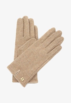 Beżowe wełniane rękawice o miękkiej teksturze, z akcentem w postaci logo, wydłużonymi mankietami i trzema wyraźnie wydzielonymi sekcjami palców.