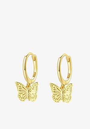 Pendientes de aro de oro con encantadoras mariposas detalladas que presentan patrones troquelados, textura suave y acabado pulido.