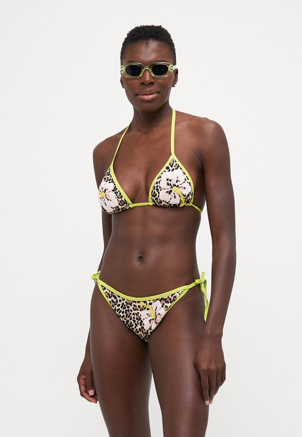 THE TRIANGLE DUO - Bikini top - gallipoli3