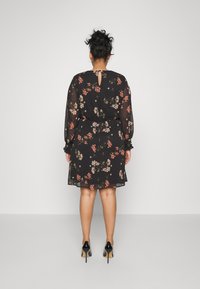 Vero Moda Curve VMSMILLA DRESS - Vapaa-ajan mekko - black