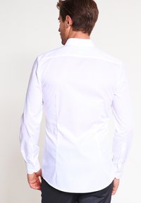 OLYMP No. Six OLYMP NO.6 SUPER SLIM FIT - Hemd - weiss