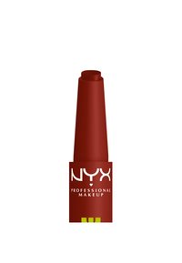 Rouge à lèvres Nyx Professional Makeup en teinte rouge profond mat avec un tube étroit et un emballage cylindrique.