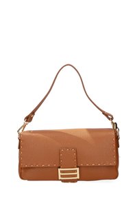 Borsa a tracolla in pelle marrone con finitura testurizzata, forma rettangolare, manico superiore e dettagli in metallo dorato. Presenta una chiusura centrale a scatto.