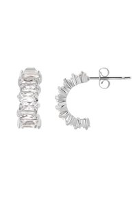 Pendientes de aro de plata que presentan piedras rectangulares transparentes dispuestas en un patrón lineal, con una banda texturizada y cierre a presión.