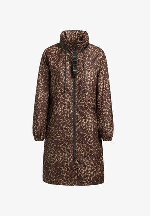 Veekindel pruun parka, millel on leopardimuster, kõrge kaelus, elastsed mansetid ning eesmine tõmblukk koos reguleeritavate tõmblukkudega.