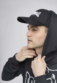 Lonsdale WIGSTON - Cap - black