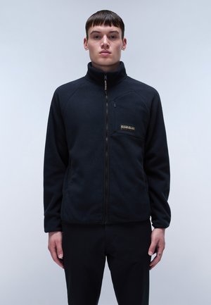 Schwarze Fleecejacke mit hohem Kragen, durchgehendem Reißverschluss und Brusttasche mit Logo. Glatte Textur, elastische Bündchen und Saum.