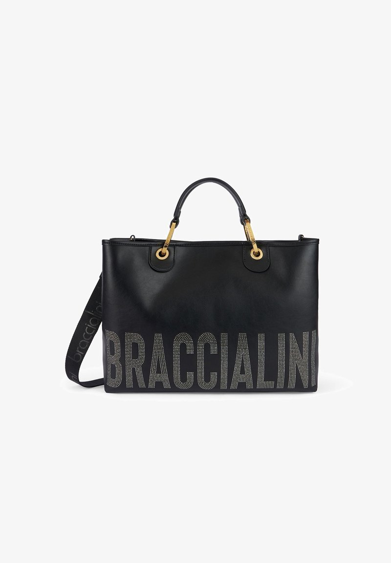 Zwarte lederen tote bag met gouden hardware, met de merknaam "BRACCIALINI" gedrukt in zilveren studs over de voorkant.