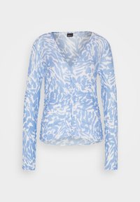 Hellblauer Cardigan mit einem weißen Tigerstreifenmuster, langen Ärmeln, einem V-Ausschnitt und Knopfverschluss. Texturiertes, leichtes Material.