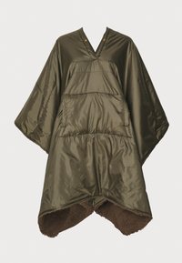 Pudret poncho i olivengrøn med V-hals, der har en blød brun fleeceforing og en stor frontlomme.