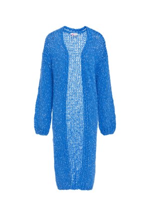 Lang blå åben-front strikket cardigan med løse ærmer og en grov, luftig tekstur.